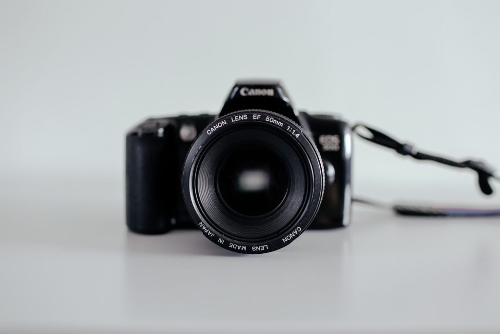 5 Things the Canon EOS R1 Needs to Compete With the Sony A1